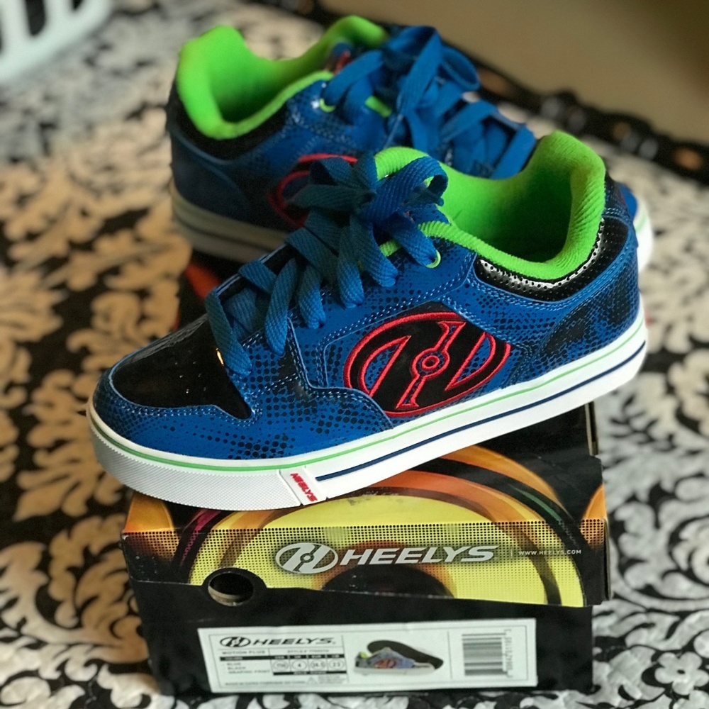 HEELYS Motion Plus Skate Sneakers - BRAND NEW!